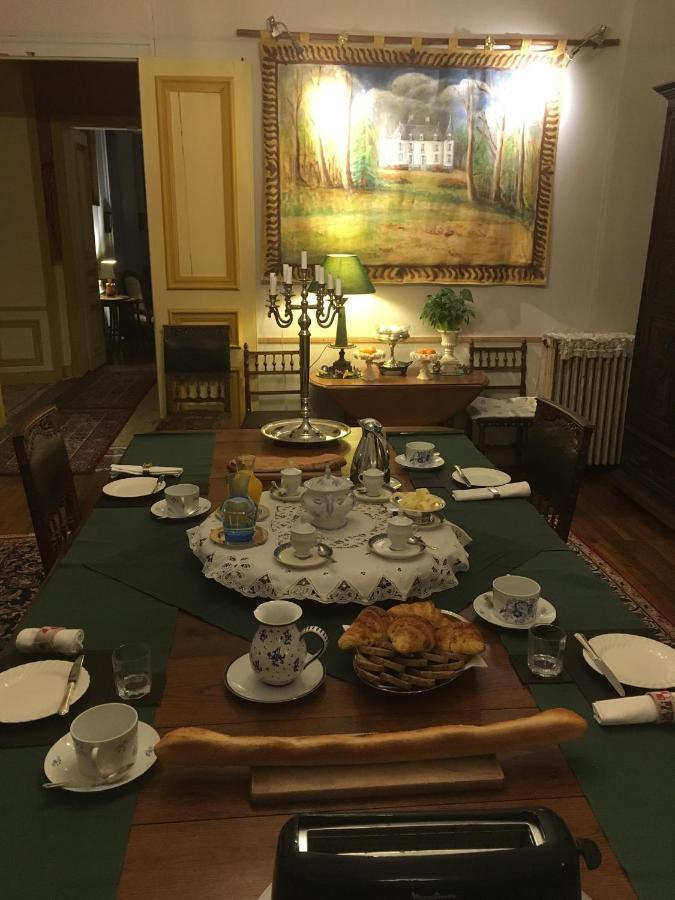 Alojamento de Acomodação e Pequeno-almoço Château De La Ville-huë *